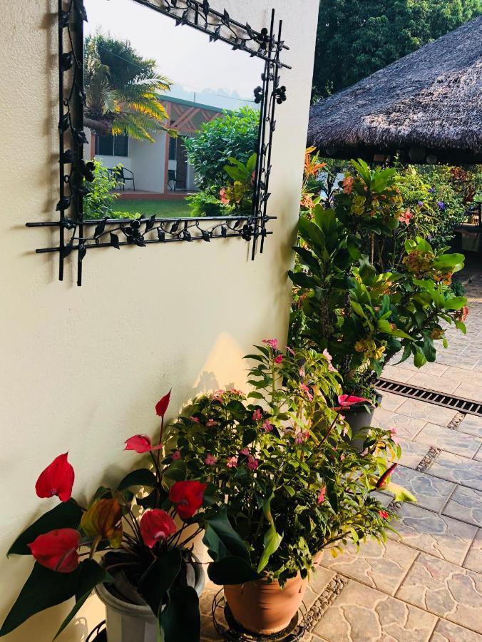 Hotel Santo Luganville Esterno foto